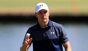 Spieth است نیشگون گرفتن و کشیدن آثار شگفتی را قرار دادن